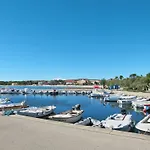 Spanic 1 By Interhome Lägenhet *