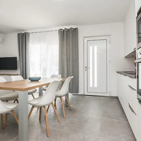 Apartament Spanic 1 By Interhome Vir