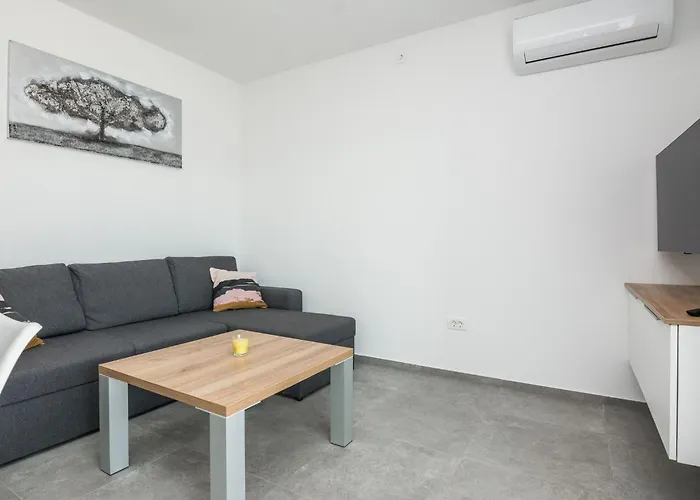 Apartman Spanic 1 By Interhome Vir