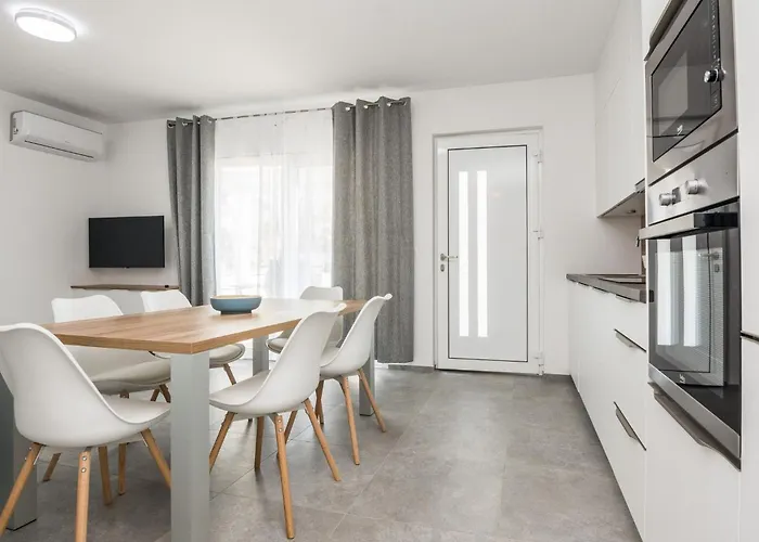 Apartman Spanic 1 By Interhome Vir