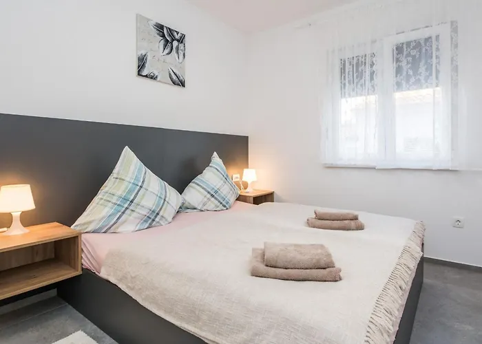 Spanic 1 By Interhome Apartman