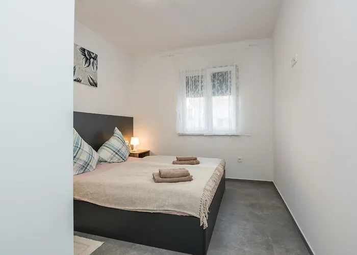 Spanic 1 By Interhome * Vir