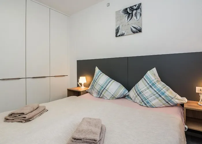 Spanic 1 By Interhome *