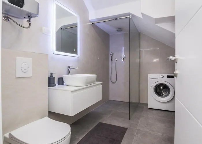 Spanic 1 By Interhome Apartman *