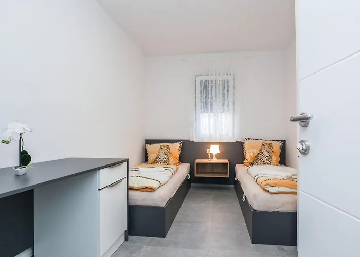 Spanic 1 By Interhome Apartman